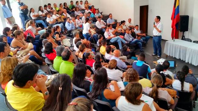 Capacitaciones a servidores públicos sobre pedagogía de paz