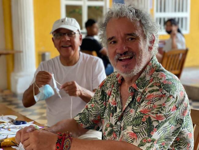 La instalación contará con una intervención con tapas plásticas de botellas invitando a reflexionar a los asistentes sobre la huella ambiental