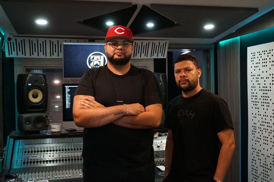 Junior Récord & Yander Producer