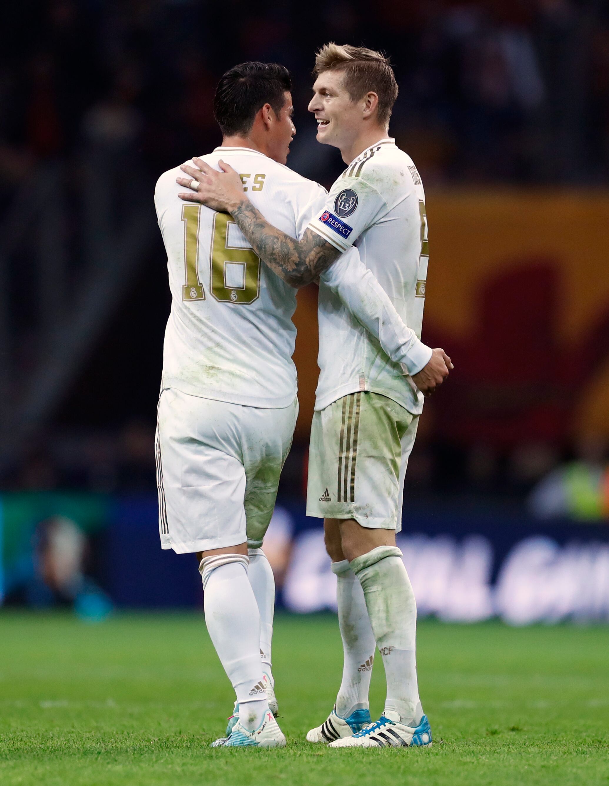 James Rodríguez junto a Toni Kroos en una de sus temporadas juntos en el Real Madrid. (Photo by Helios de la Rubia/Real Madrid via Getty Images)