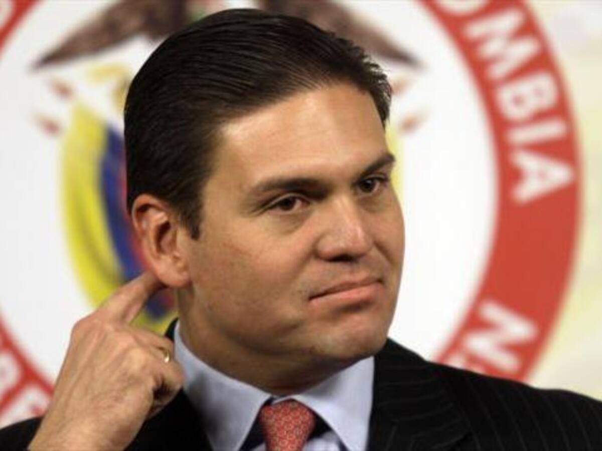 Que judicialicen a quienes involucran militares en política: Mindefensa