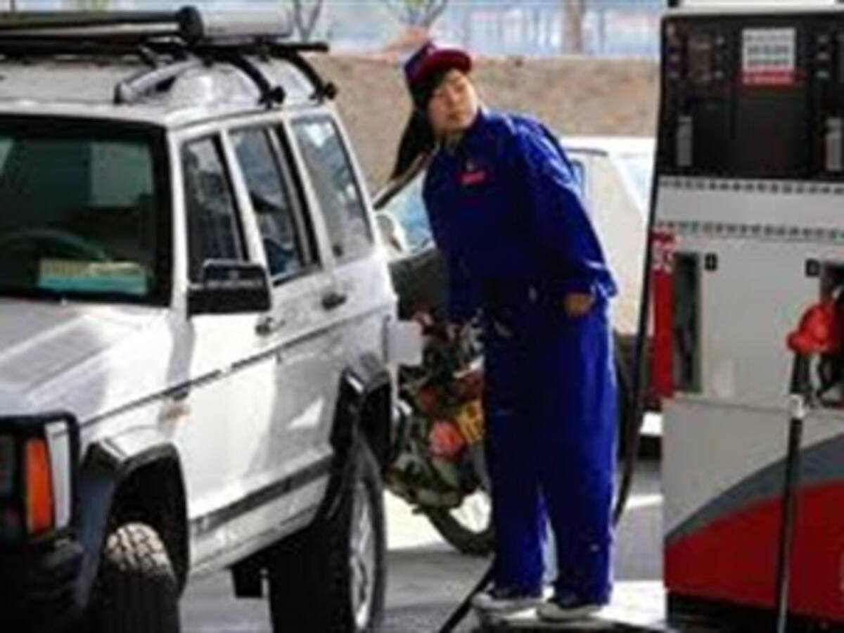 Gobierno congela precios de los combustibles para el mes de septiembre