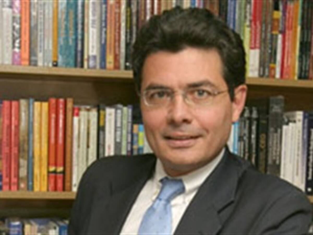Santos pide al nuevo Minsalud sacar adelante depuración de EPS