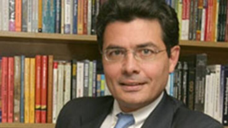 Santos pide al nuevo Minsalud sacar adelante depuración de EPS