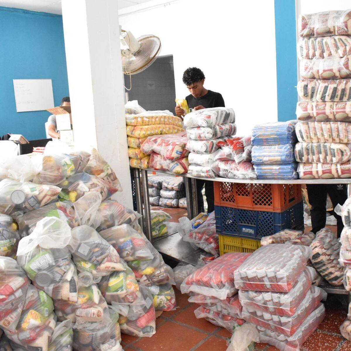 Puntos de recepción de ayudas humanitarias en Cartagena siguen disponibles