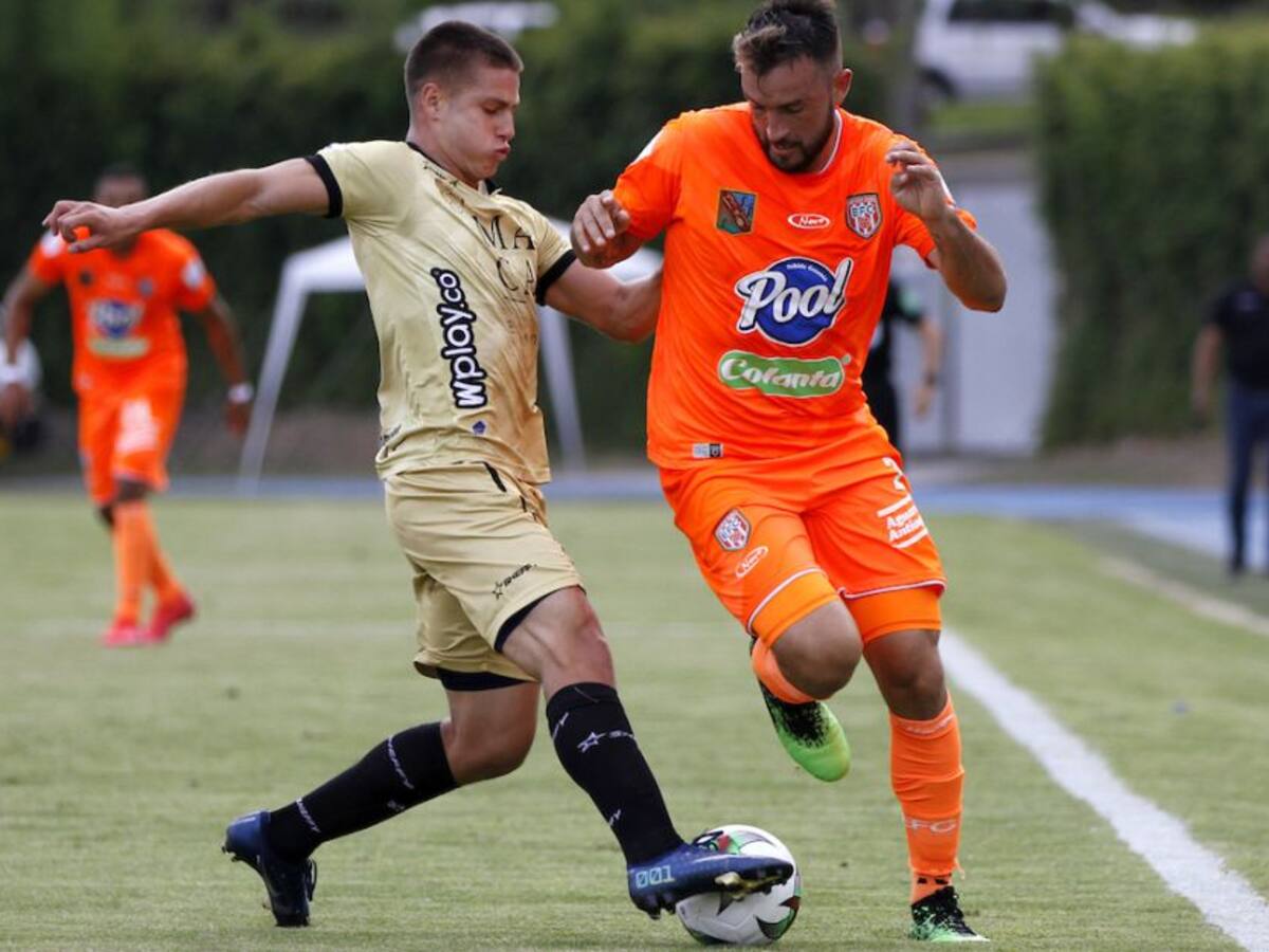 Envigado rescató un punto frente a Águilas en el último minuto