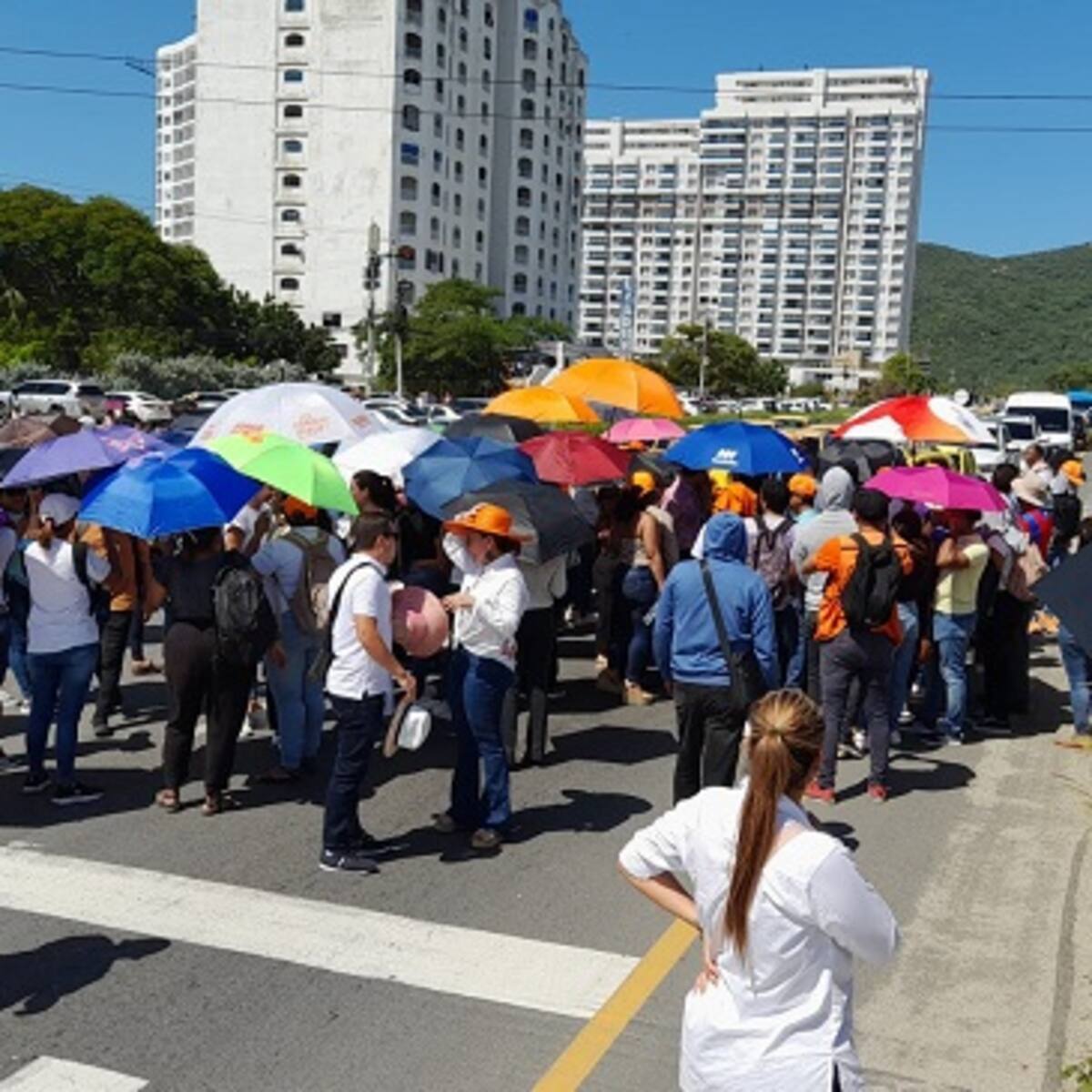 En Santa Marta reportan bloqueos en vías por militantes de Fuerza Ciudadana