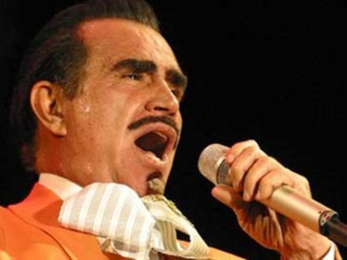 Vicente Fernández quita a Shakira récord de mayor concierto en el zócalo