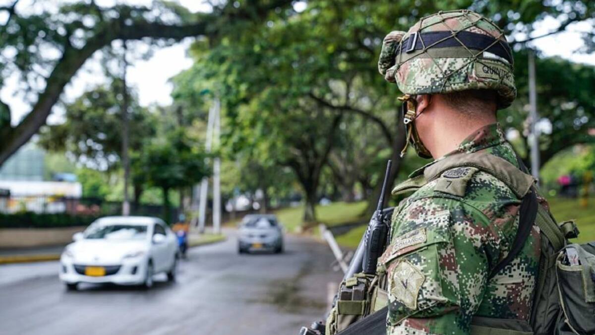Tumban, provisionalmente, la asistencia militar durante el paro