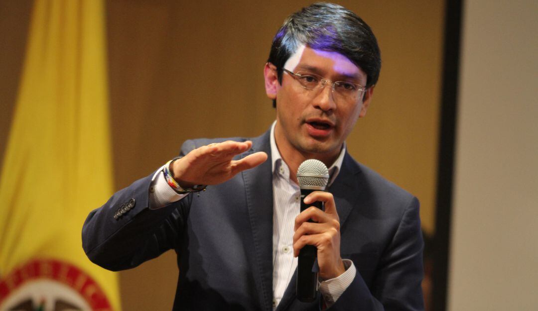 Desde Pereira, el precandidato verde Camilo Romero le pidió a Sergio Fajardo que "no se vaya a ver ballenas" en caso de no pasar a segunda vuelta en las presidenciales 2022