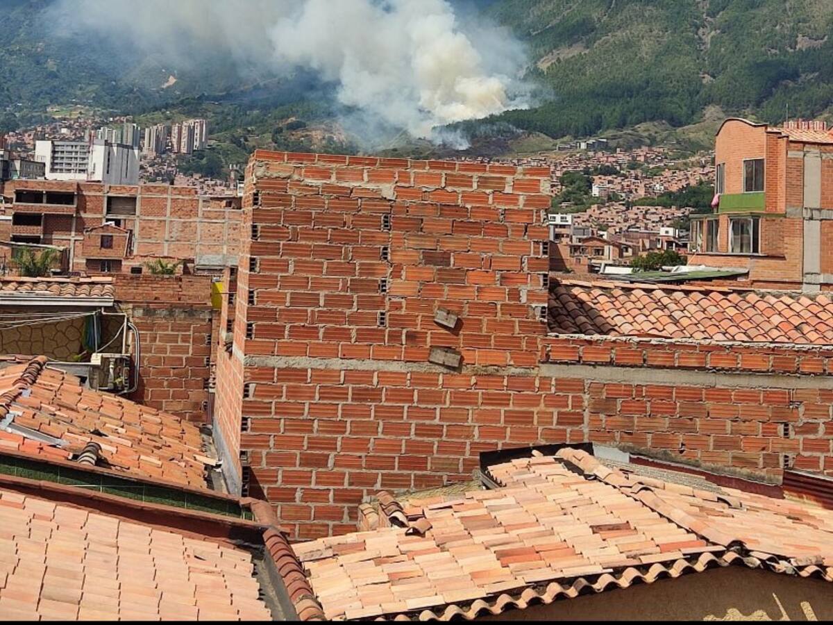 En una semana ya van 3 incendios en el cerro Quitasol de Bello