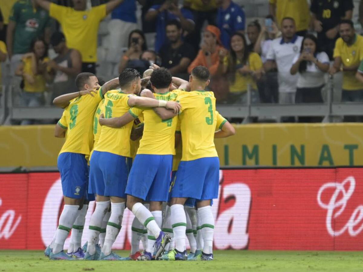 El invicto Brasil golea a Paraguay y lo deja sin oportunidad de ir a Catar