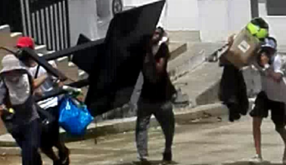 Señalados de vandalizar y quemar la estación de Policía del sector de la Sultana en Siloé