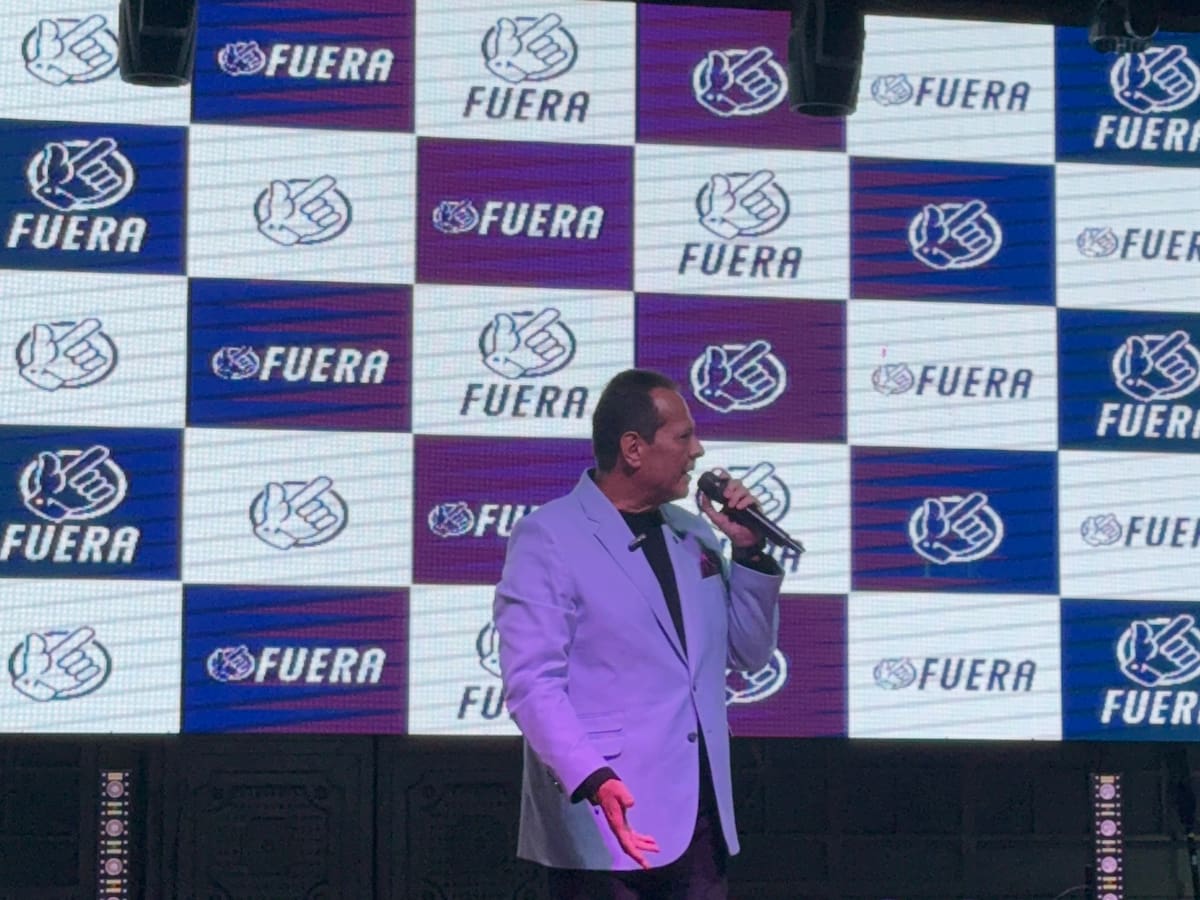 ‘El cantante del gol’, Javier Fernandez, se lanzará al Congreso: presentó su movimiento ‘Fuera’