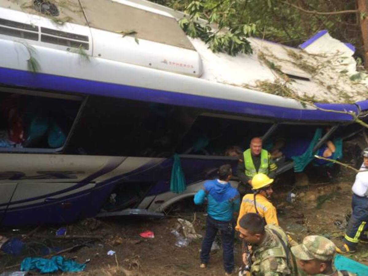 Investigan causas de accidente que dejo cuatro muertos en la vía La Línea