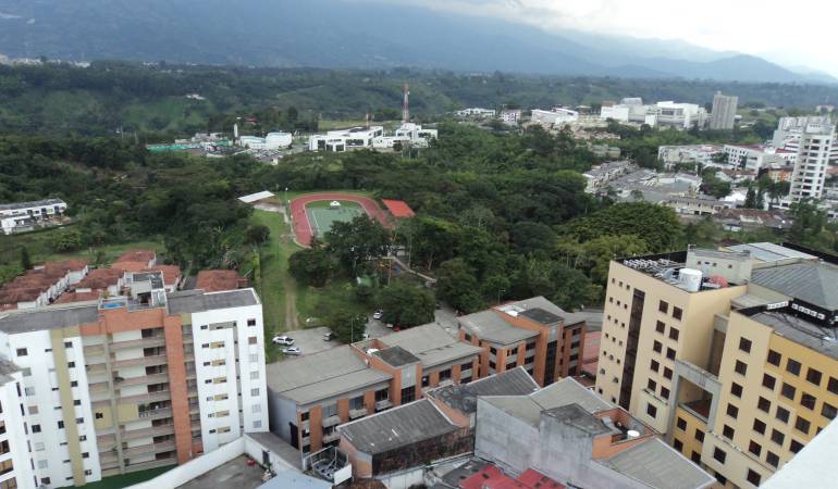 Desde las 6:20AM hasta las 9:00AM Toda la información local en Caracol Radio