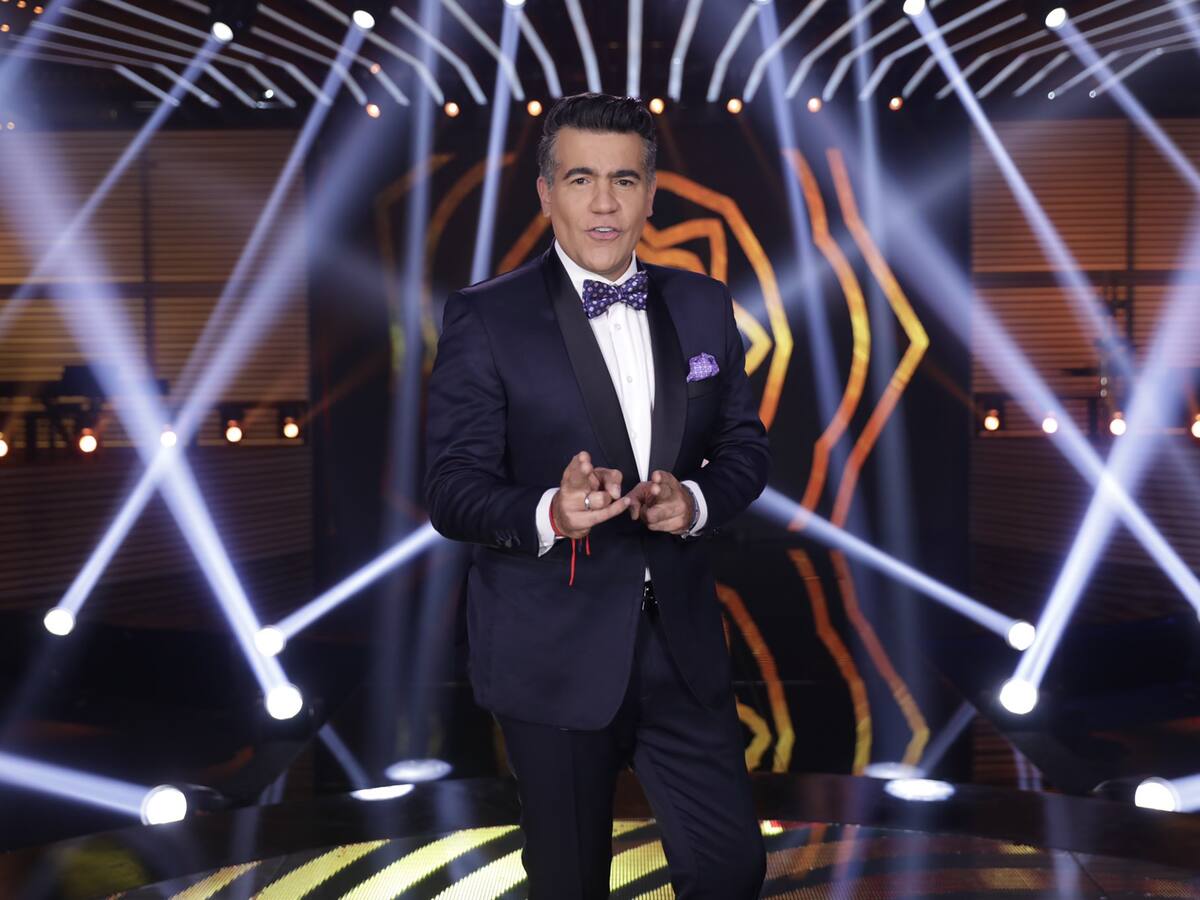 Carlos Calero presenta ‘Currículum, un bolero con Calero y algo más’ en el teatro ABC Bogotá