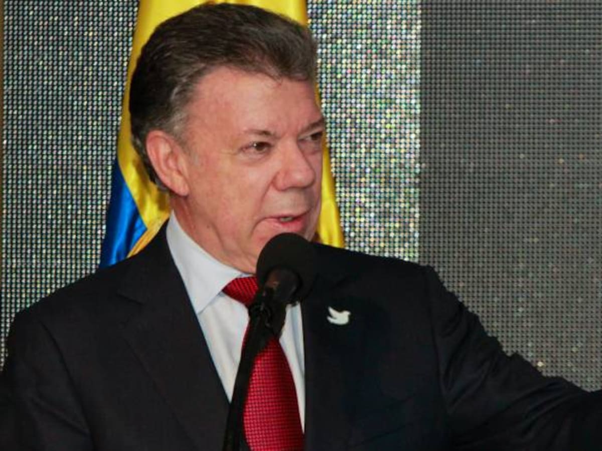 Santos: "Uribe hizo ofertas que nosotros no hemos hecho"
