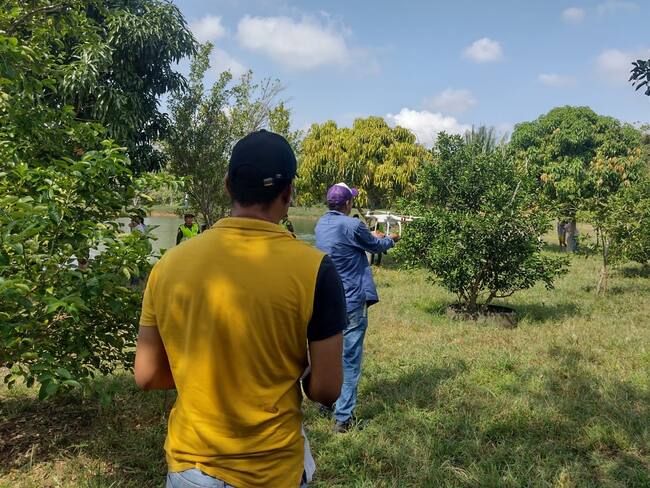 Momento de la búsqueda que realizaron la Policía, socorristas y voluntarios.