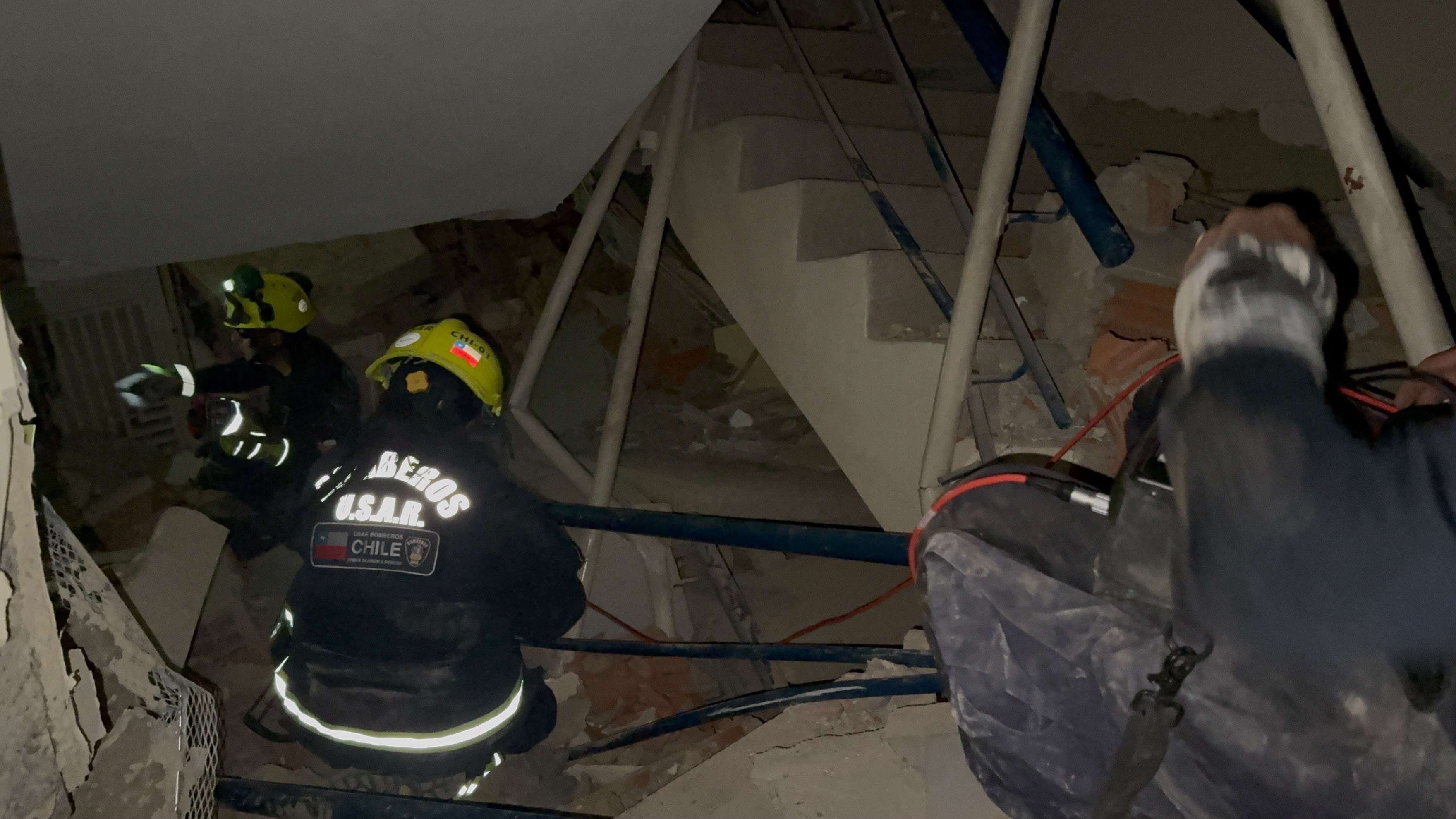 Operación de rescate de Hernán Gil en Venezuela tras terremotos. Fotos: USAR Bomberos de Chile