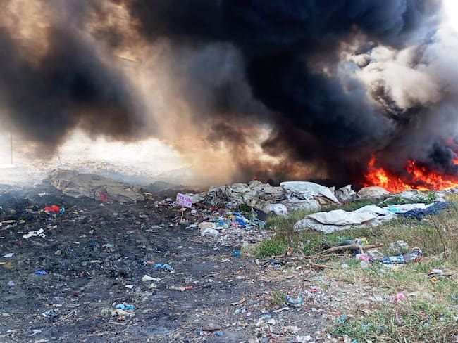 Controlado incendio forestal en cercanías del antiguo relleno sanitario de Cartagena