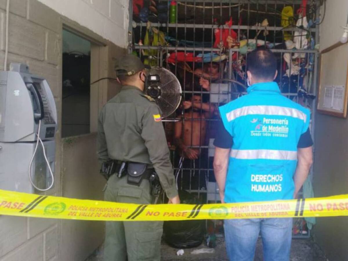 Son 16 los casos positivos en tres estaciones de policía de Medellín