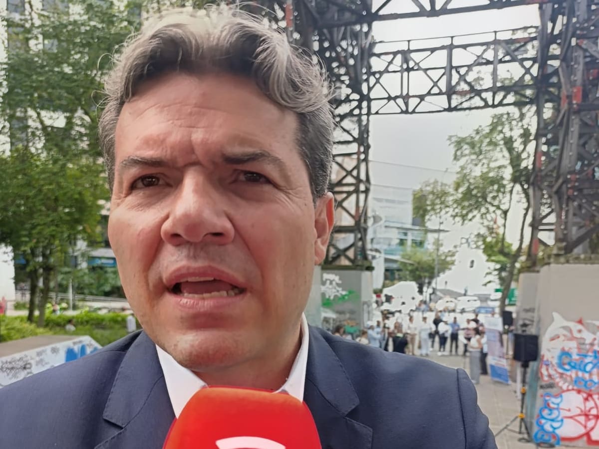“Ambas campañas se deben comprometer públicamente a proteger la Constitución”: abogado Mauricio Pava