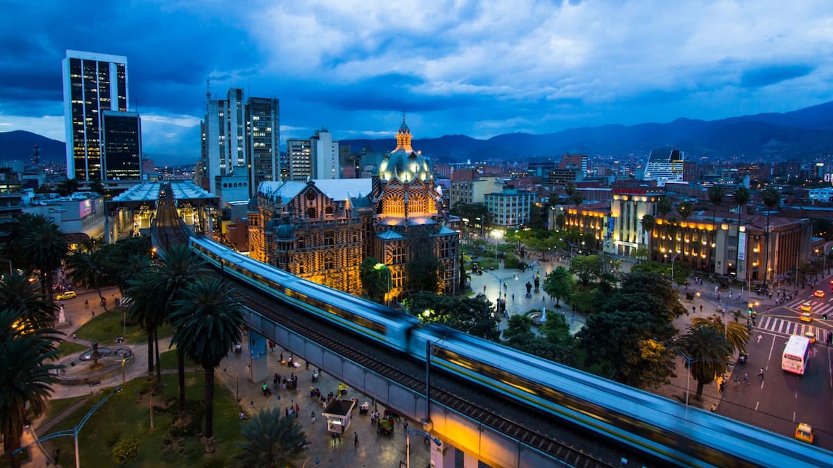 Economía de Antioquia crecerá más que la nacional en 2025, según la Universidad EIA