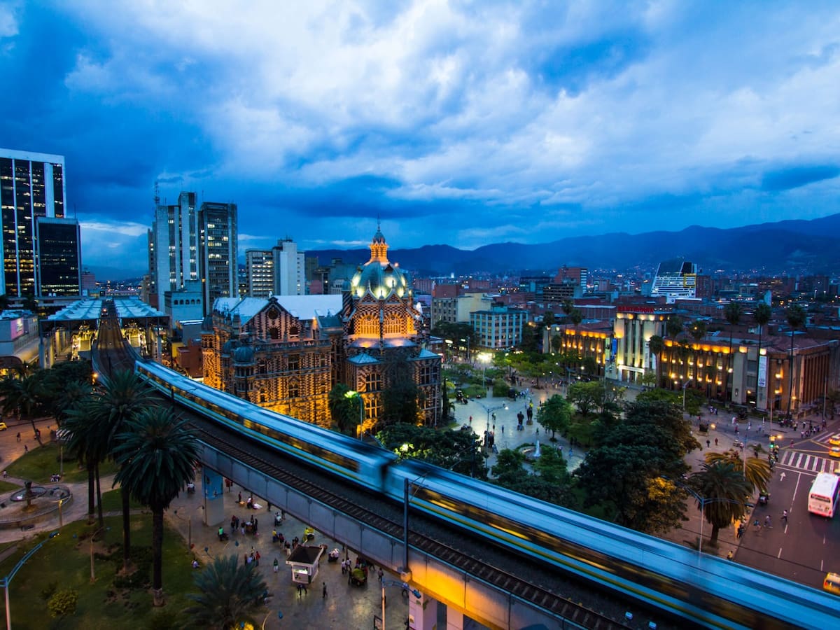 El futuro de las ciudades seguras, inteligentes y sostenibles de 10 países se analiza en Medellín