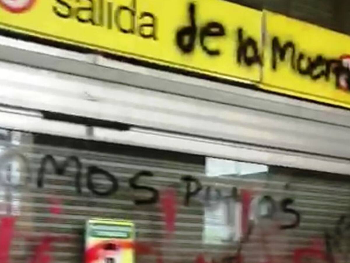 Protesta cultural frente al Éxito Cartagena terminó en vandalismo