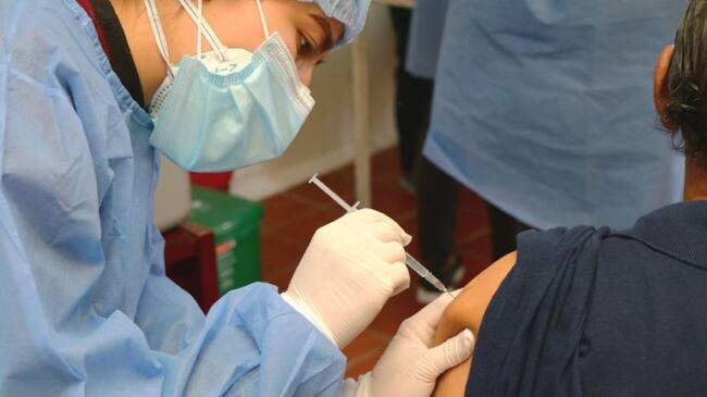 El número de personas fallecidas por COVID-19 en Cartagena aumentó a 2.317 desde que inició la pandemia.