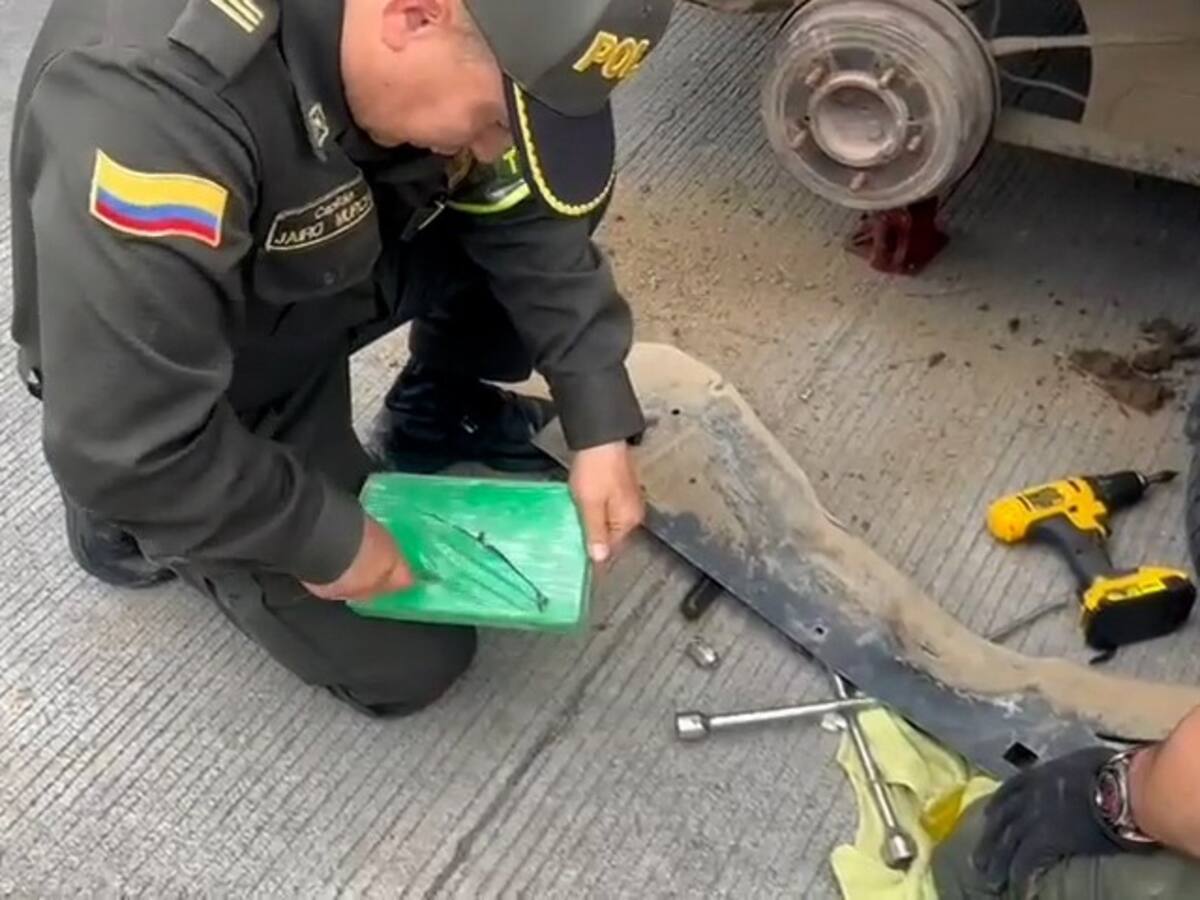 Policía incauta 91 kilos de cocaína ocultos en un vehículo en Antioquia