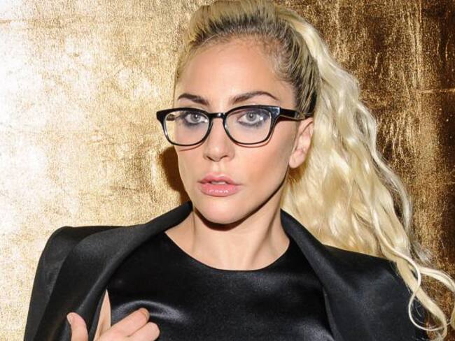 Lady Gaga presenta nuevas canciones en club de Nashville