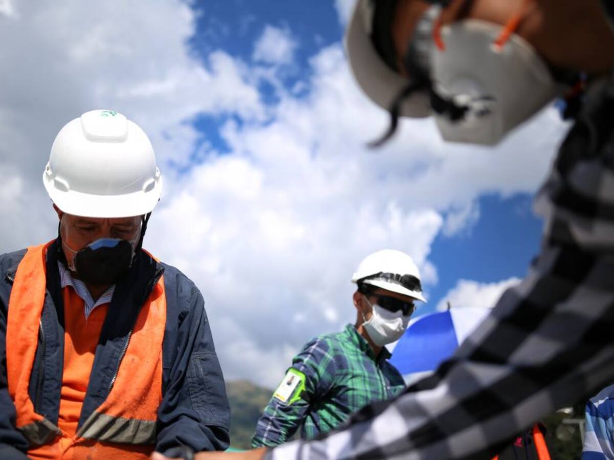 Congreso aprueba proyecto que reduce jornada laboral a 42 horas semanales