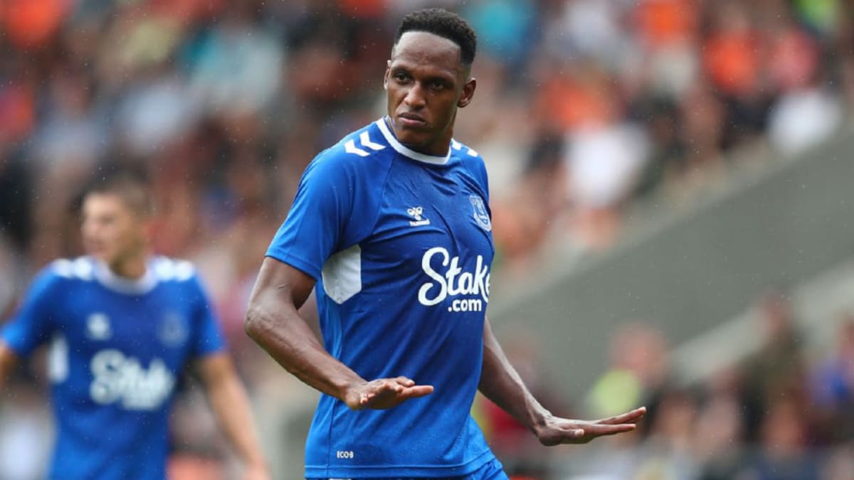 Yerry Mina acude al departamento médico del Cali para tratar su lesión