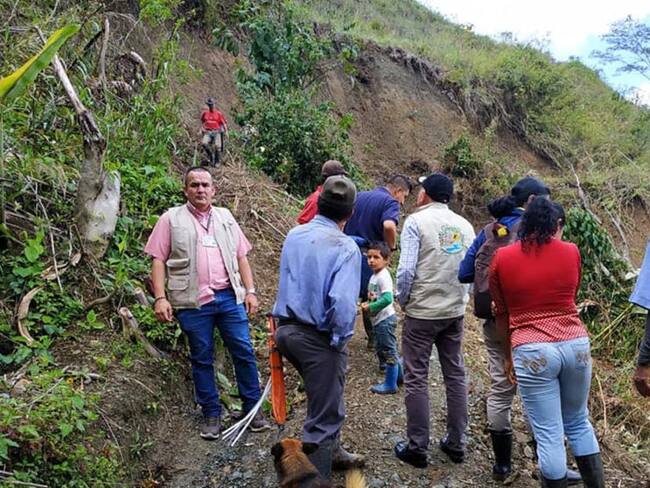 Crecientes súbitas y deslizamientos alertas en Quindío por lluvias