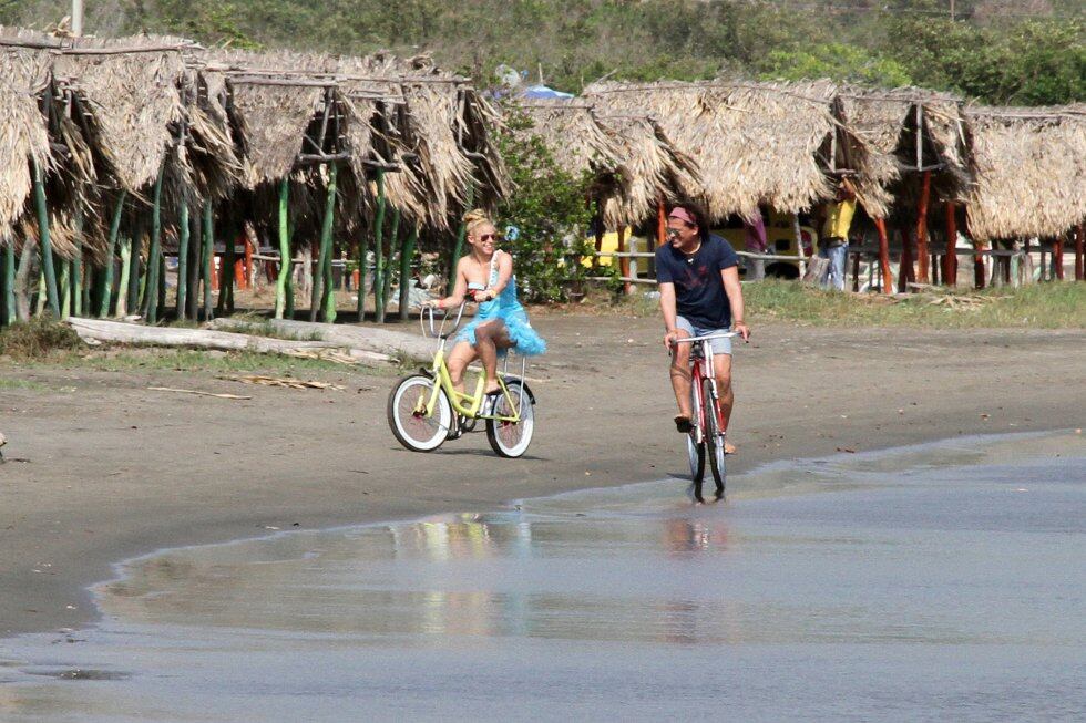 En el 2016, lanza su éxito “La bicicleta”, sencillo musical realizado a dúo con Shakira.