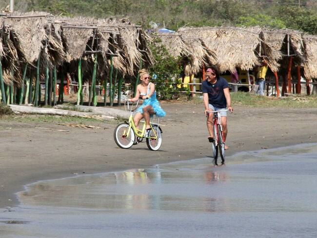 En el 2016, lanza su éxito “La bicicleta”, sencillo musical realizado a dúo con Shakira.
