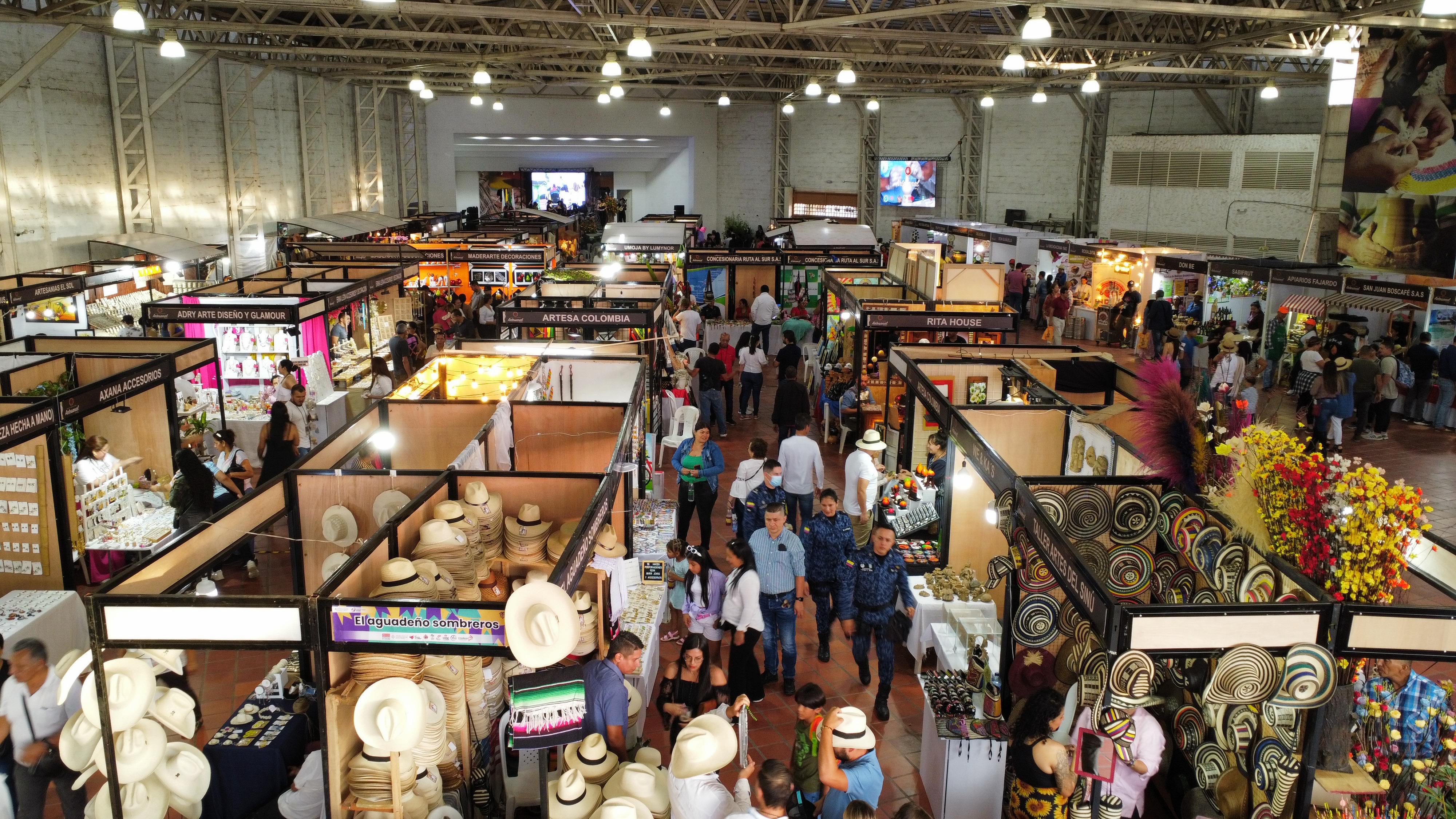 Durante los 5 días de feria los visitantes pudieron disfrutar de interesantes conversatorios “Historias de Saberes Ancestrales”, muestras gastronómicas, culturales y una gran variedad de productos artesanales, reinventándose para ofrecer lo mejor a propios y turistas.