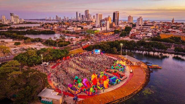 La Plaza de Variedades se llenó de niños y niñas de todos los barrios de Cartagena