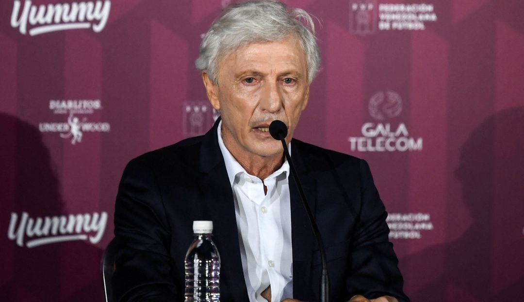 José Pékerman en la rueda de prensa de presentación como DT de Venezuela.