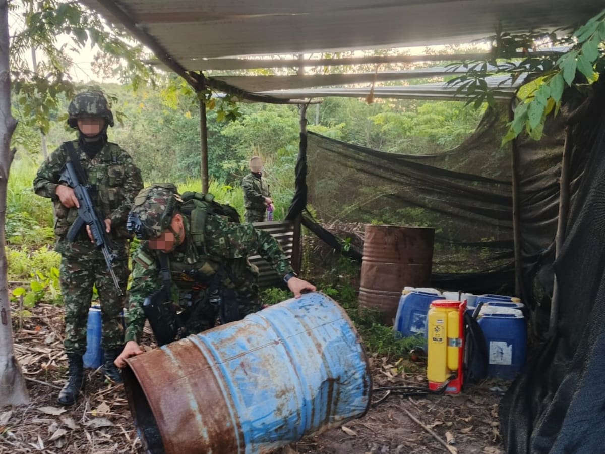Ejército Nacional destruye laboratorio de cocaína del ELN en zona rural de Santa Rosa del Sur