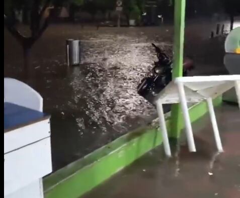 Algunas de las calles inundadas en Riohacha. Foto: cortesía.