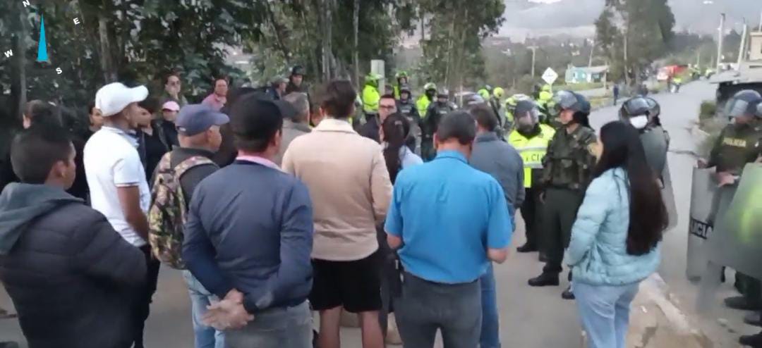 Habitantes de la vereda Pirgua de Tunja, anunciaron que realizarán un bloqueo al relleno sanitario, este miércoles 16 de abril a partir de las 12:00 del mediodía. / Caracol Radio.