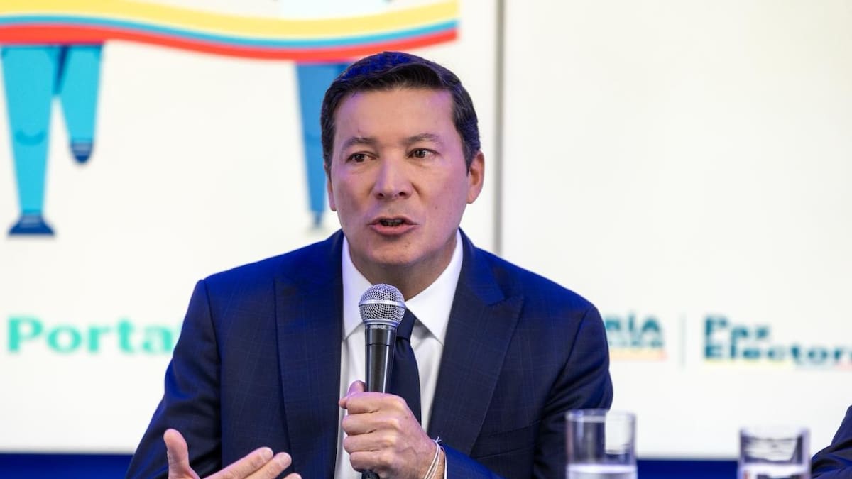 Registrador habla de consulta del Pacto y lanza pulla a Petro por Constituyente
