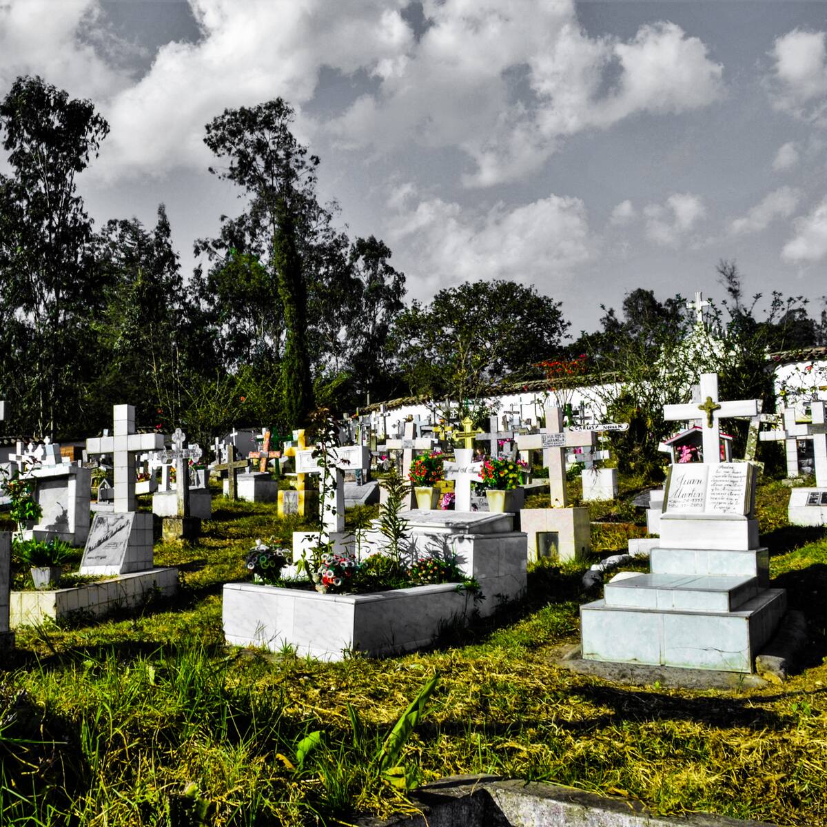 Momias “espontáneas” intrigan a un pueblo colombiano