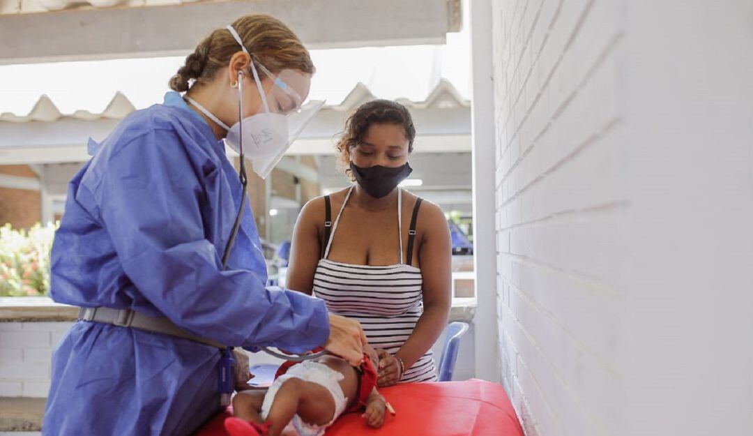 En la actividad, se brinda atención pediátrica, optometría, odontología, revisión médica general, tamizaje de pruebas VIH, vacunación, entre otros