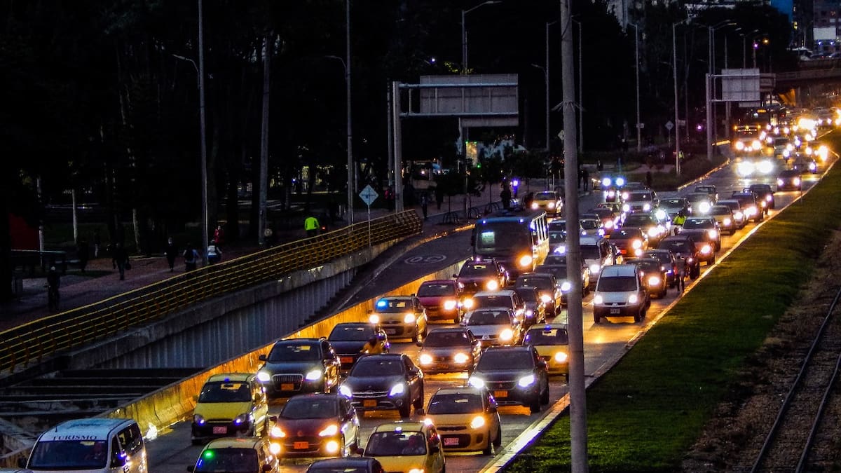 Experta en movilidad explica los retos que enfrenta Bogotá en materia de tráfico