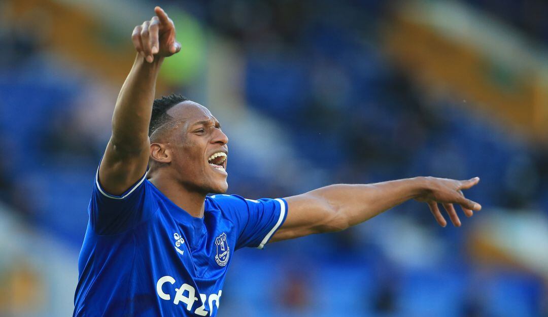 Everton tendría entre sus planes renovarle el contrato a Yerry Mina
