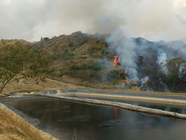 Reportan incendio en El Carrasco